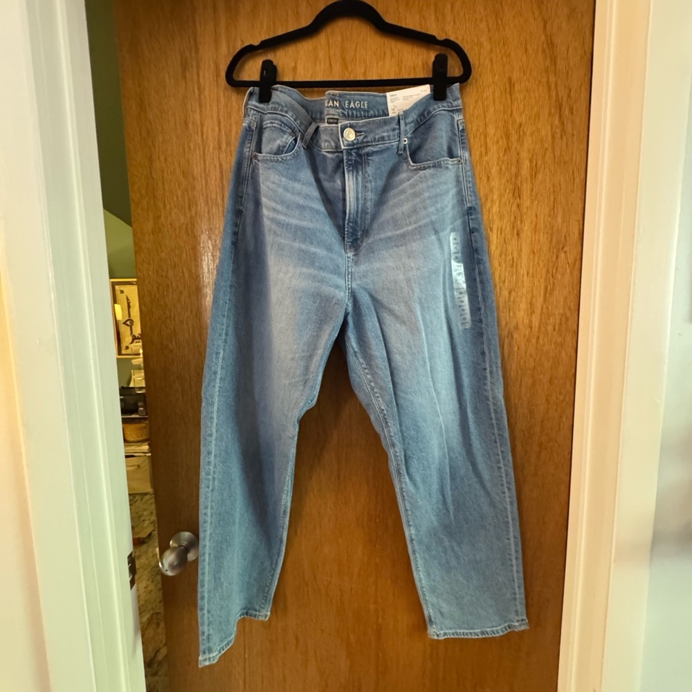 American Eagle 90s Boyfriend Jeans